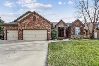 526 N Woodridge St, Wichita, KS 67206