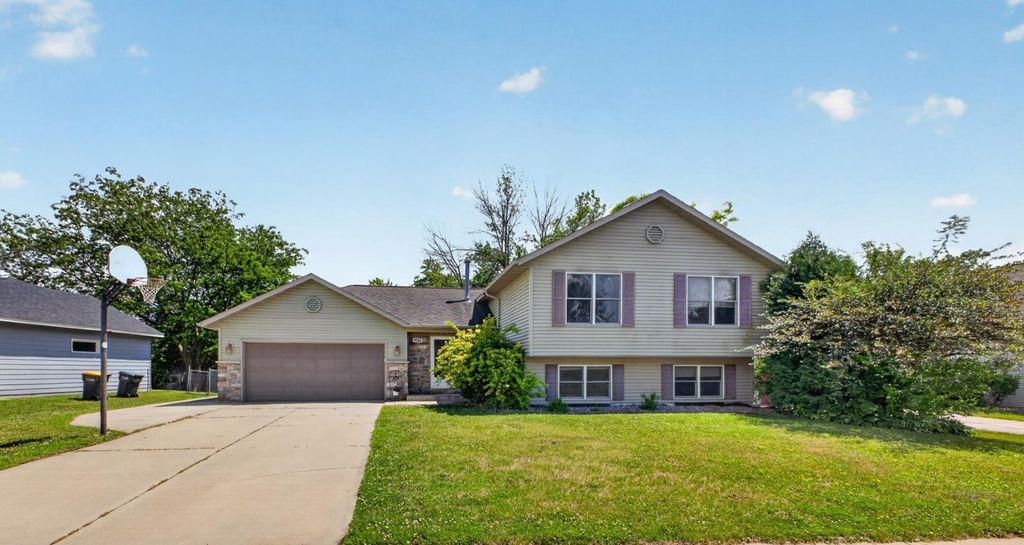 4022 Villa Road NW, Rochester, MN 55901