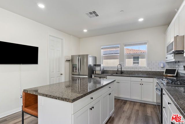 553 Grapefruit Lane, Fillmore, CA 93015