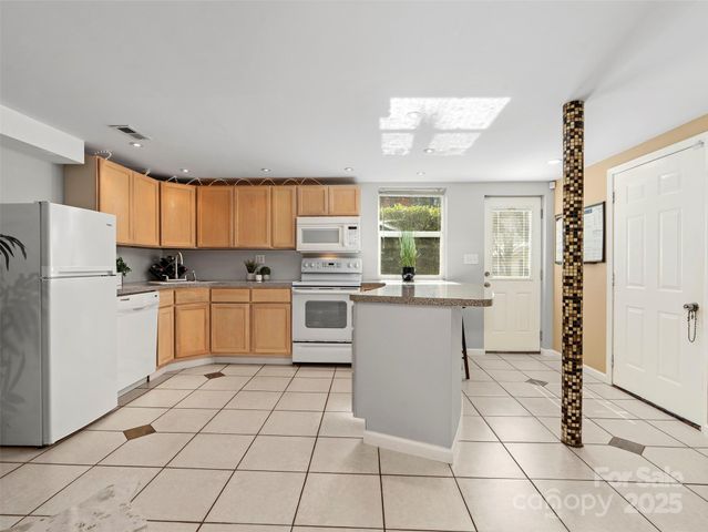 184 Aurora Drive, Asheville, NC 28805