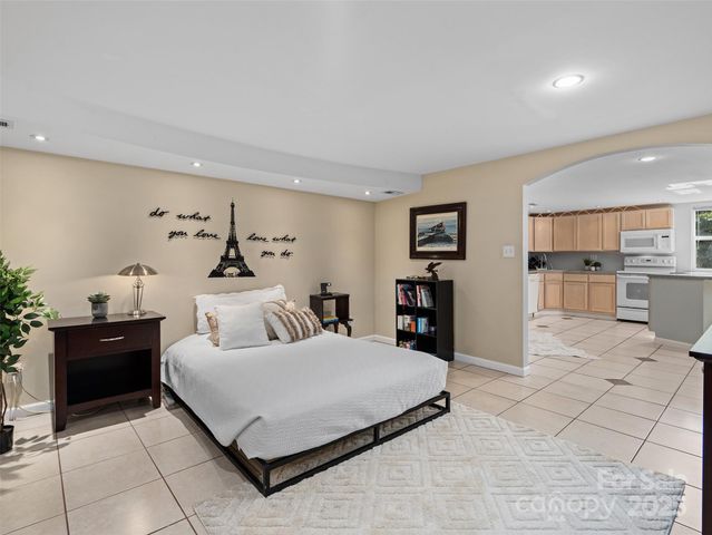 184 Aurora Drive, Asheville, NC 28805