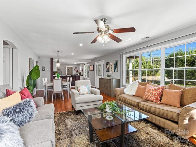 184 Aurora Drive, Asheville, NC 28805