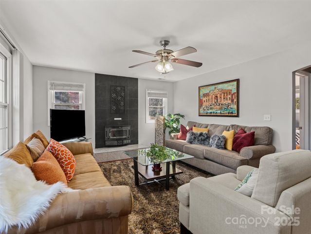 184 Aurora Drive, Asheville, NC 28805