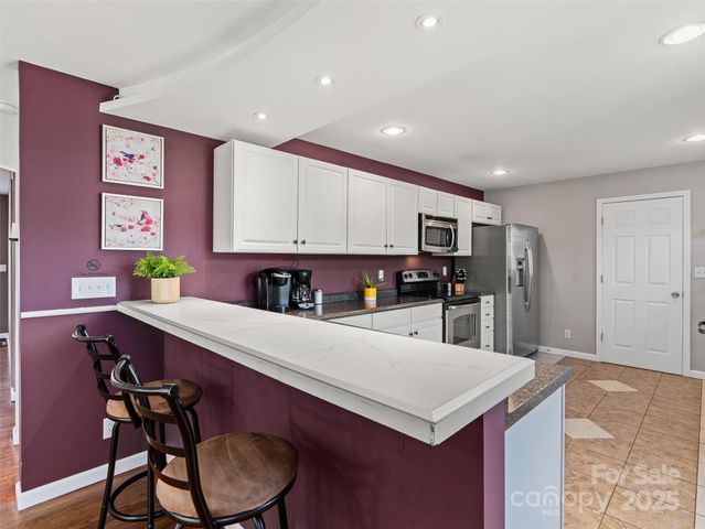 184 Aurora Drive, Asheville, NC 28805