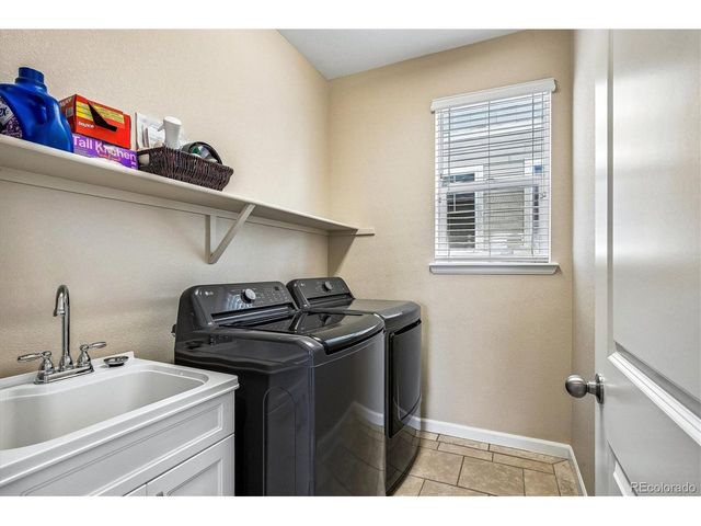 24377 E Davies Pl, Aurora, CO 80016