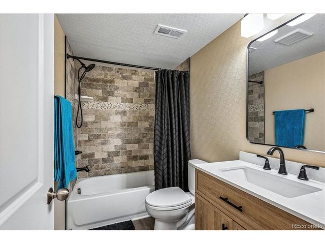 24377 E Davies Pl, Aurora, CO 80016