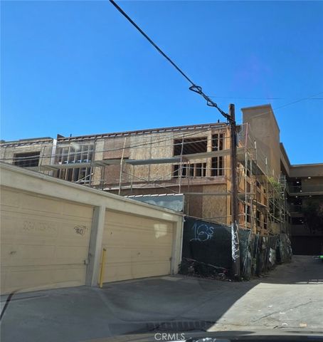 221 S Bonnie Brae, Los Angeles, CA 90057