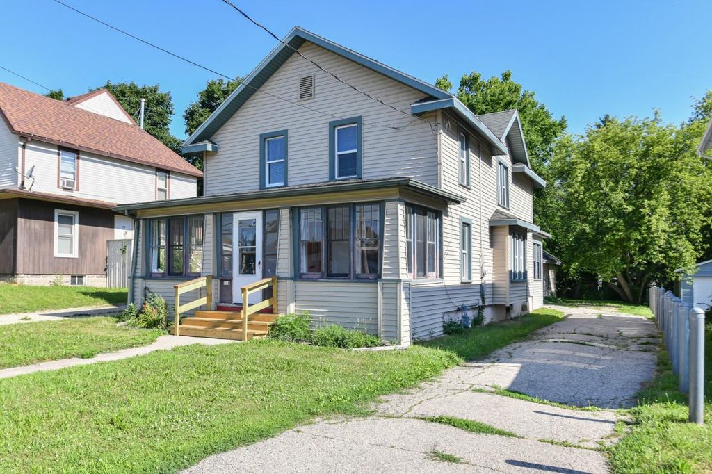 218 W North STREET, Whitewater, WI 53190