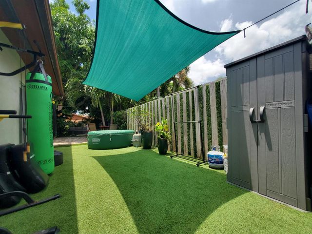558 SE 27th Terrace 558, Boynton Beach, FL 33435