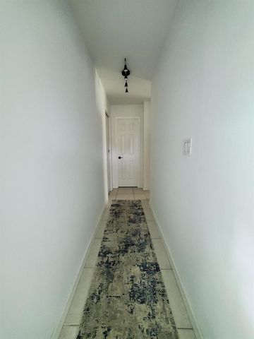 558 SE 27th Terrace 558, Boynton Beach, FL 33435