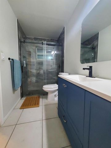 558 SE 27th Terrace 558, Boynton Beach, FL 33435