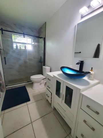 558 SE 27th Terrace 558, Boynton Beach, FL 33435