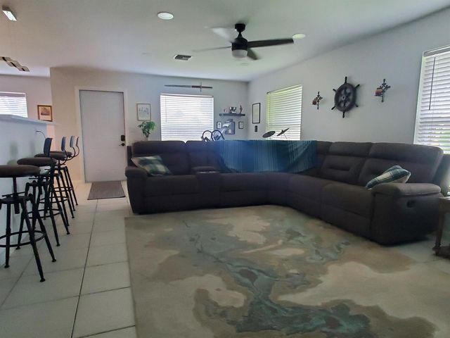 558 SE 27th Terrace 558, Boynton Beach, FL 33435