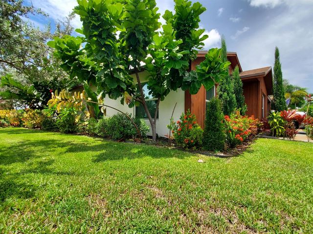 558 SE 27th Terrace 558, Boynton Beach, FL 33435