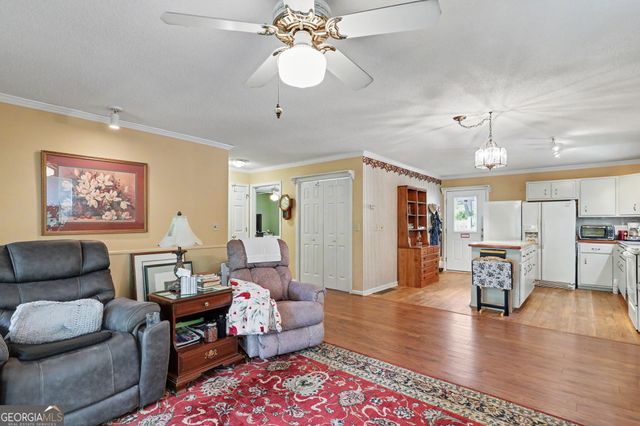 196 White Street, Dillard, GA 30537