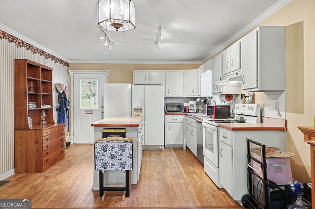 196 White Street, Dillard, GA 30537