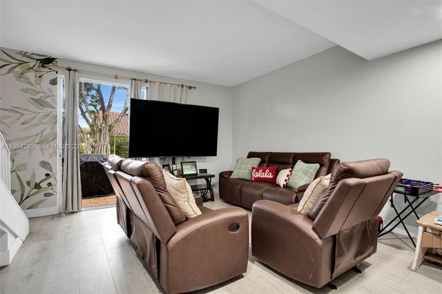 850 Sorrento Dr., Weston, FL 33326