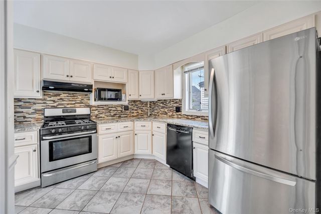 232 Locust Street, Valley Stream, NY 11581
