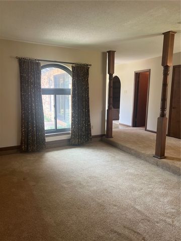 901 Calvert Street, Hearne, TX 77859