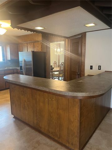 901 Calvert Street, Hearne, TX 77859