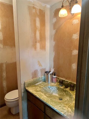901 Calvert Street, Hearne, TX 77859