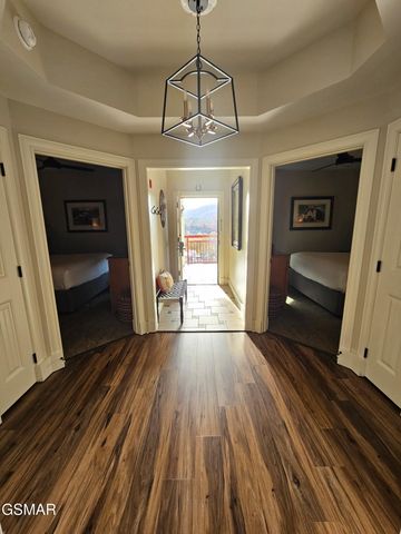 212 Dollywood Lane, Pigeon Forge, TN 37863