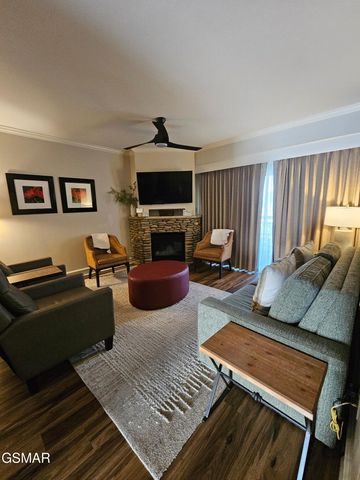 212 Dollywood Lane, Pigeon Forge, TN 37863