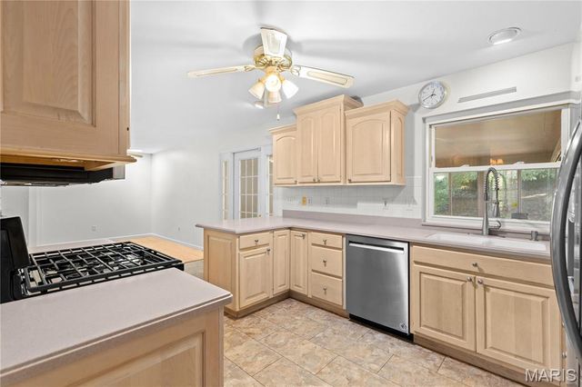 4811 Blu Fountain Drive, Godfrey, IL 62035