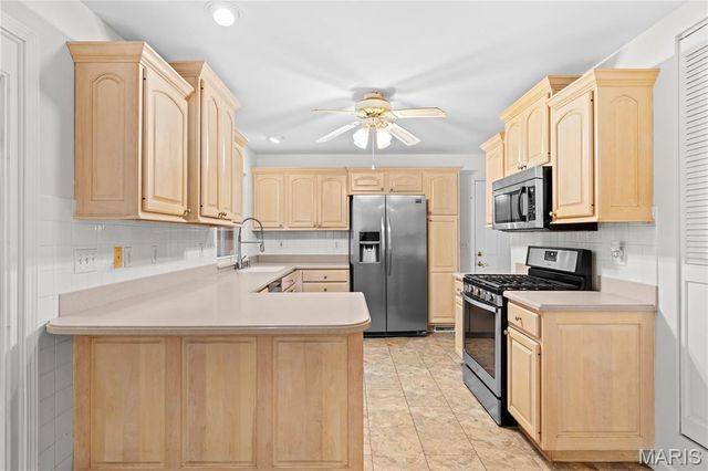 4811 Blu Fountain Drive, Godfrey, IL 62035