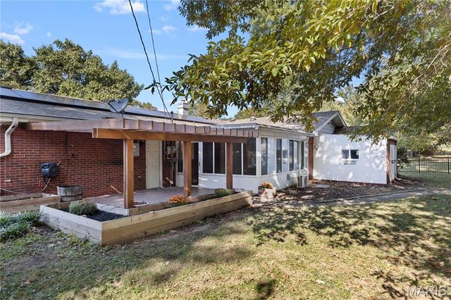 4811 Blu Fountain Drive, Godfrey, IL 62035