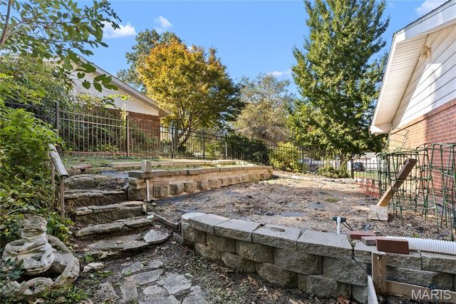 4811 Blu Fountain Drive, Godfrey, IL 62035