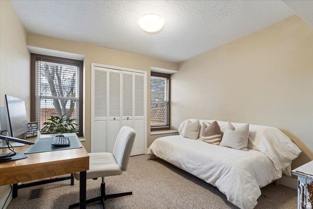 6924 S HILLSIDE VILLAGE CIR, Cottonwood Heights, UT 84121