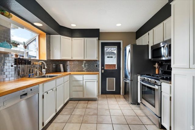 6924 S HILLSIDE VILLAGE CIR, Cottonwood Heights, UT 84121