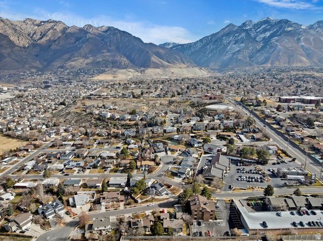6924 S HILLSIDE VILLAGE CIR, Cottonwood Heights, UT 84121