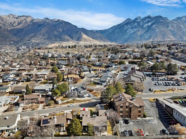 6924 S HILLSIDE VILLAGE CIR, Cottonwood Heights, UT 84121