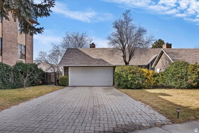 6924 S HILLSIDE VILLAGE CIR, Cottonwood Heights, UT 84121