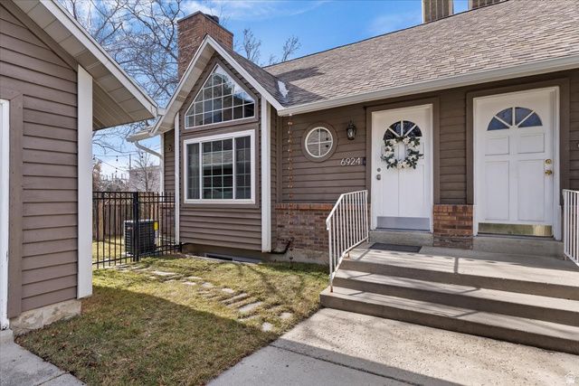 6924 S HILLSIDE VILLAGE CIR, Cottonwood Heights, UT 84121