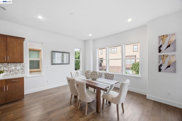 1600 Lexington Ln, Pleasanton, CA 94566