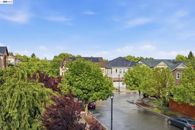 1600 Lexington Ln, Pleasanton, CA 94566