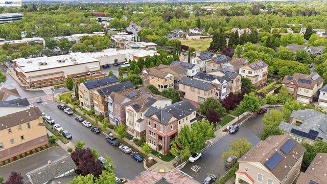 1600 Lexington Ln, Pleasanton, CA 94566
