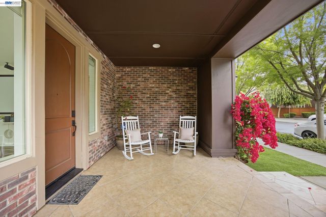 1600 Lexington Ln, Pleasanton, CA 94566