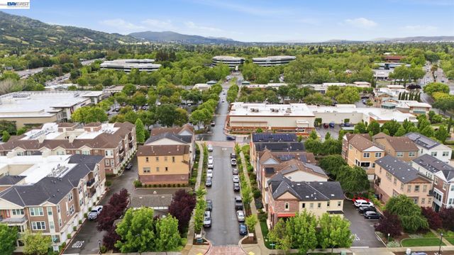 1600 Lexington Ln, Pleasanton, CA 94566