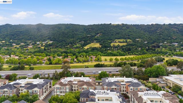 1600 Lexington Ln, Pleasanton, CA 94566