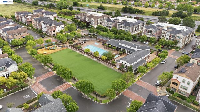 1600 Lexington Ln, Pleasanton, CA 94566
