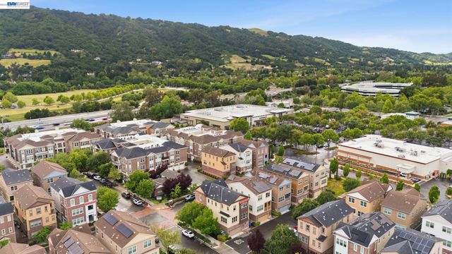 1600 Lexington Ln, Pleasanton, CA 94566