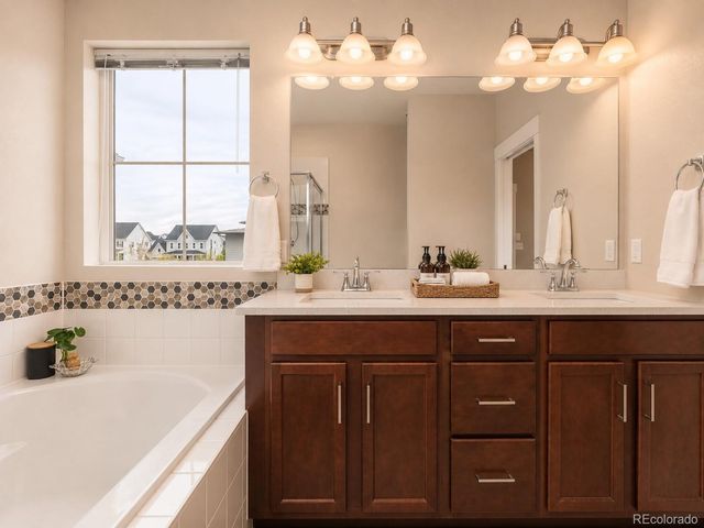 10080 E 59th Drive, Denver, CO 80238