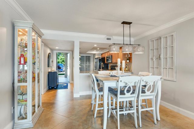 4440 NE Sandpebble Trace 104, Stuart, FL 34996