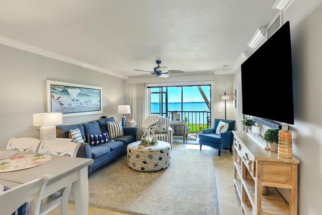 4440 NE Sandpebble Trace 104, Stuart, FL 34996