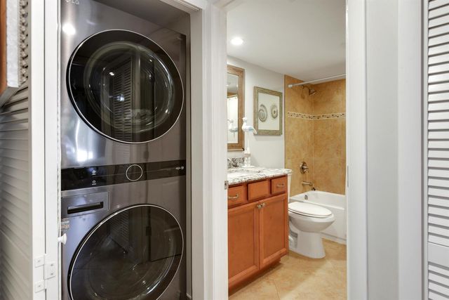 4440 NE Sandpebble Trace 104, Stuart, FL 34996