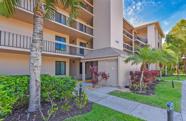 4440 NE Sandpebble Trace 104, Stuart, FL 34996